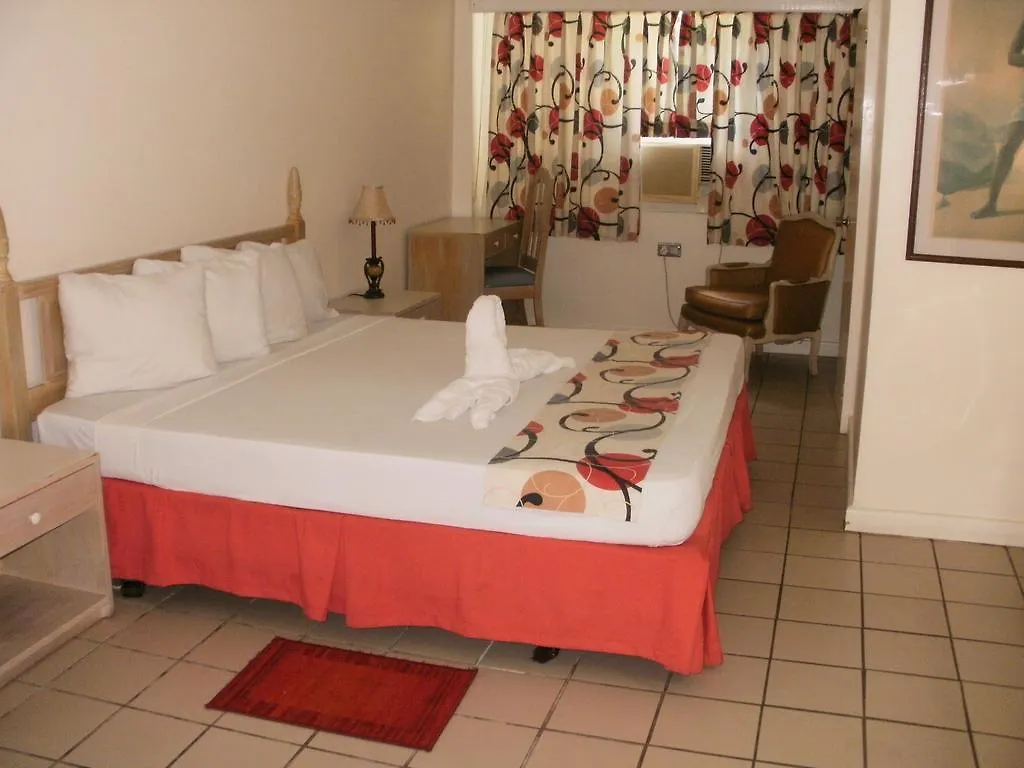 Pineapple Court Hotel Ocho Ríos 2*,