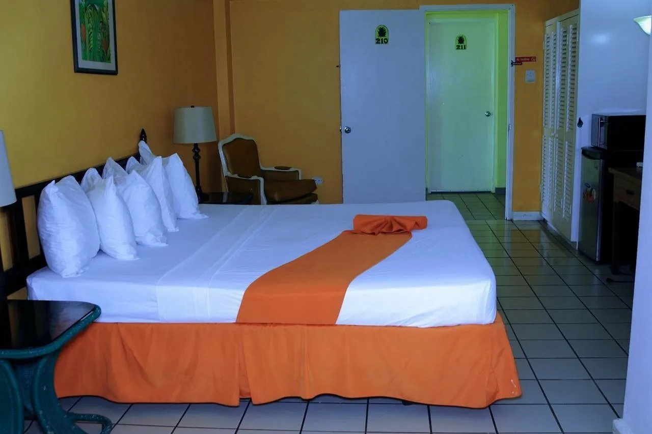 Pineapple Court Hotel Ocho Ríos