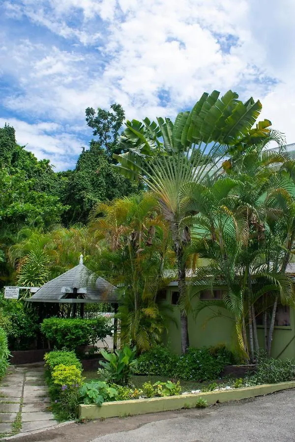 Pineapple Court Hotel Ocho Ríos