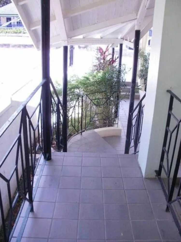 **  Pineapple Court Hotel Ocho Rios Jamaica