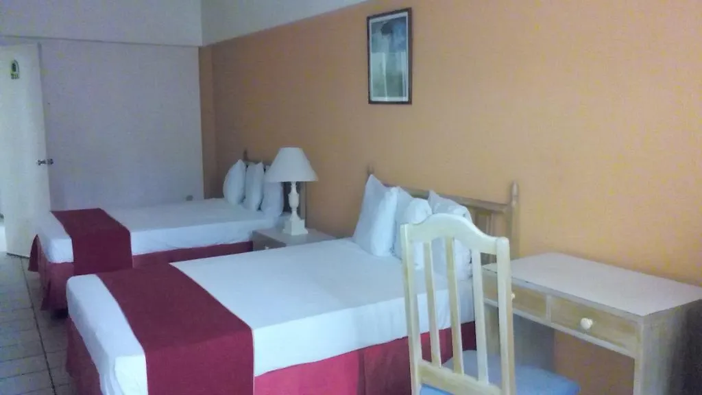 Pineapple Court Hotel Ocho Rios