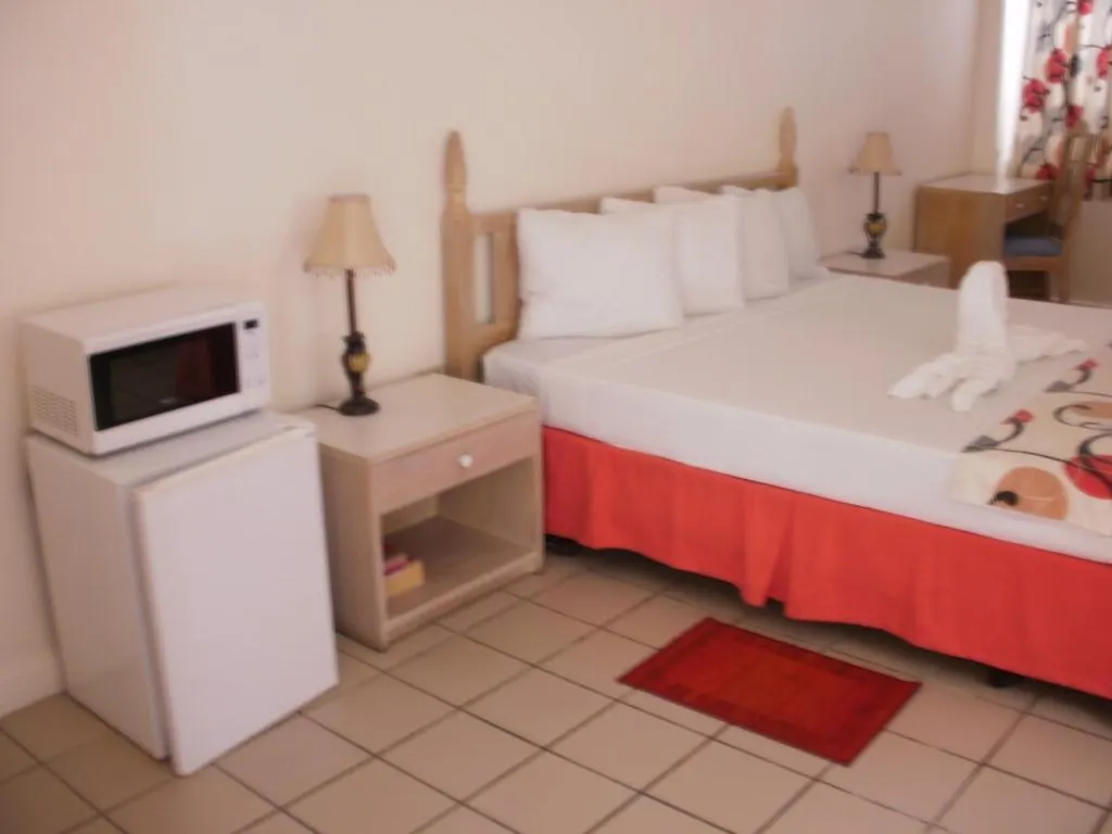 Pineapple Court Hotel Ocho Rios 2*,  Jamaica