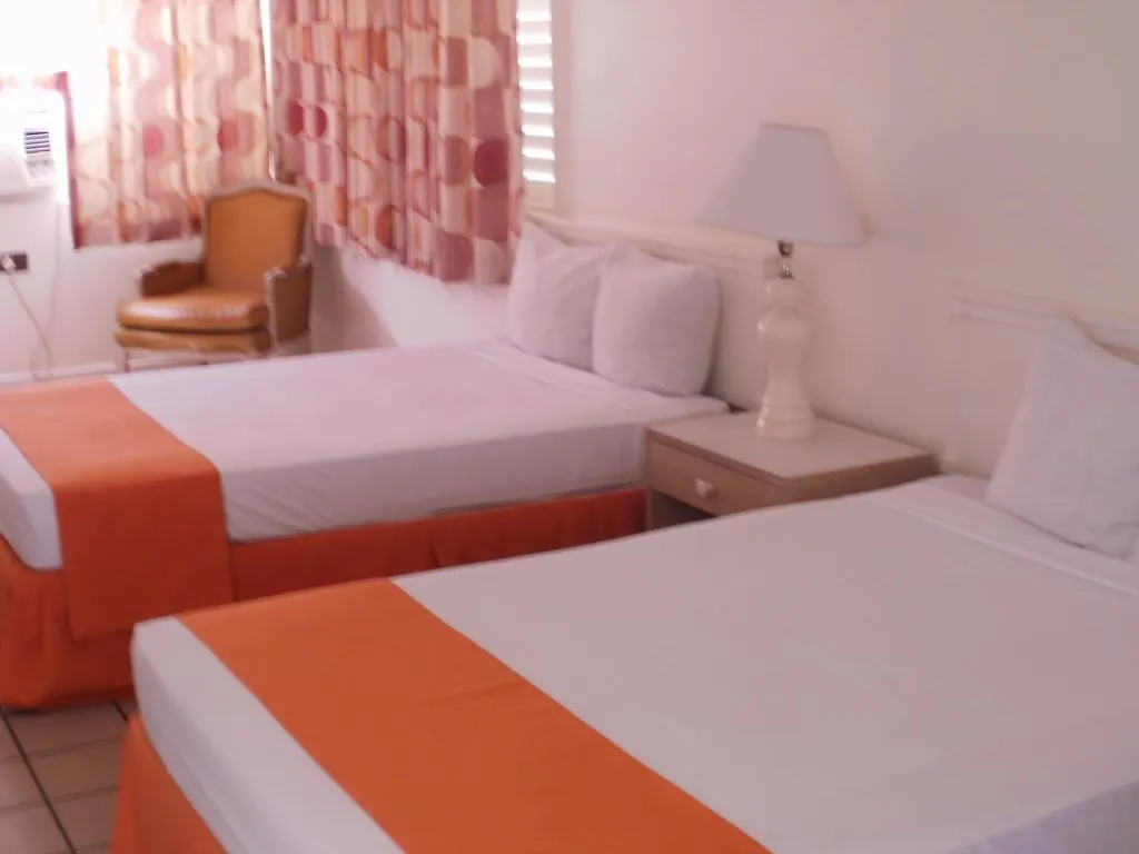 **  Pineapple Court Hotel Ocho Rios Jamaica
