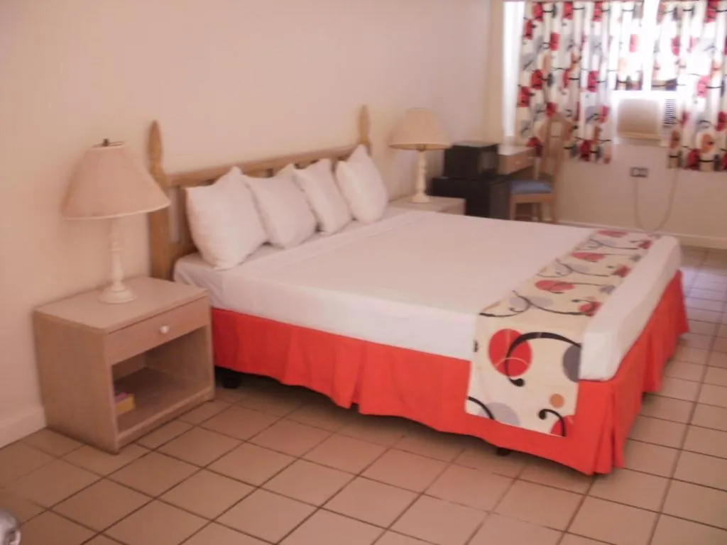 Pineapple Court Hotel Ocho Rios 2*,  Jamaica