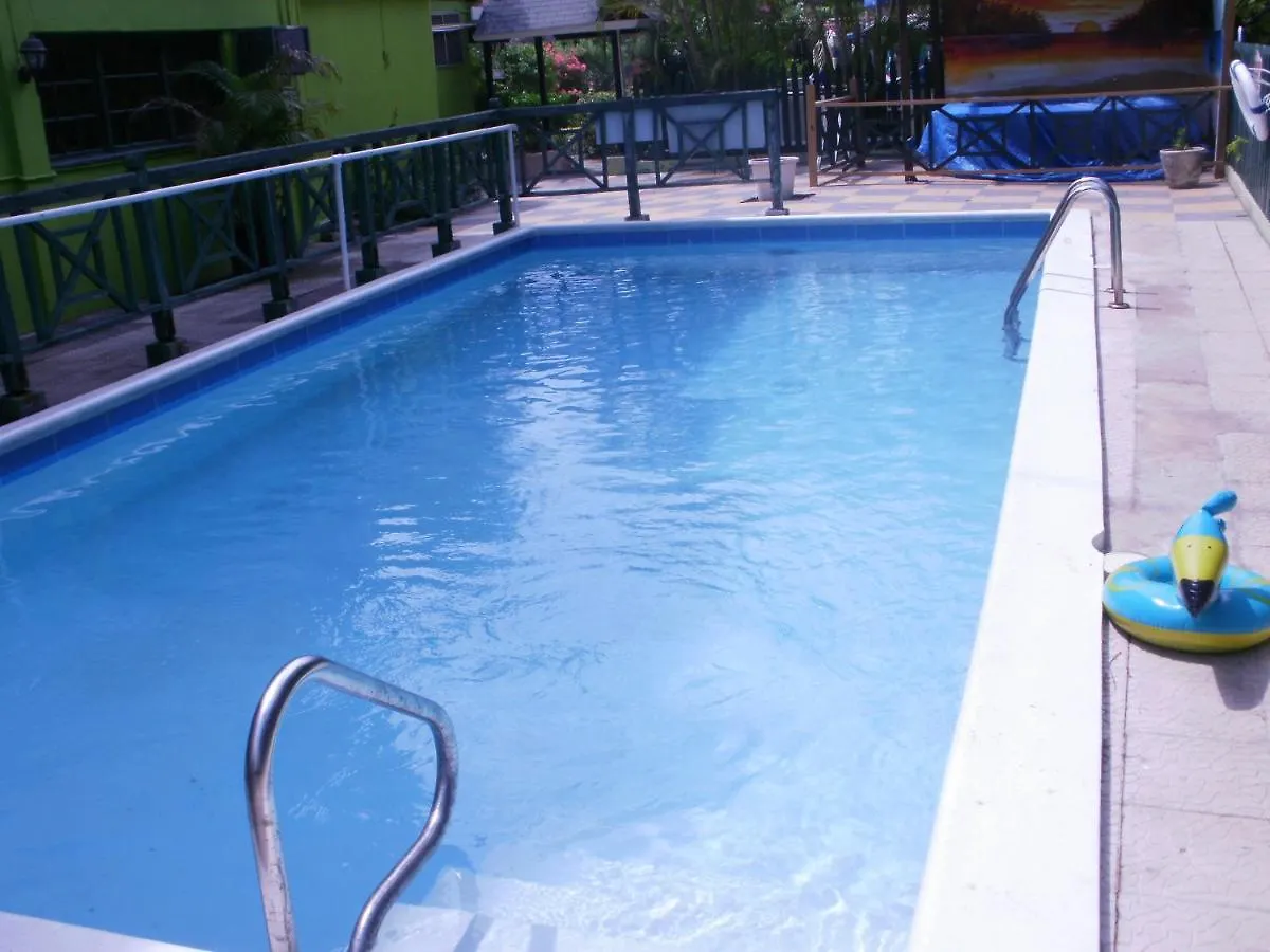 Pineapple Court Hotel Ocho Rios