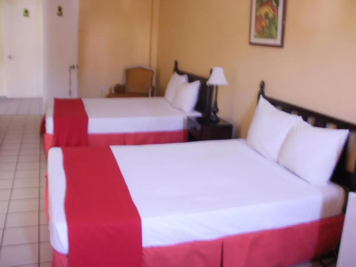 Pineapple Court Hotel Ocho Rios
