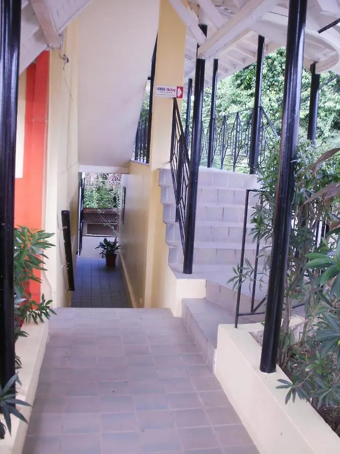Pineapple Court Hotel Ocho Rios 2*,