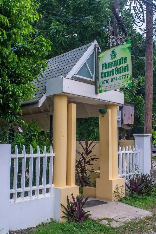 Pineapple Court Hotel Ocho Rios