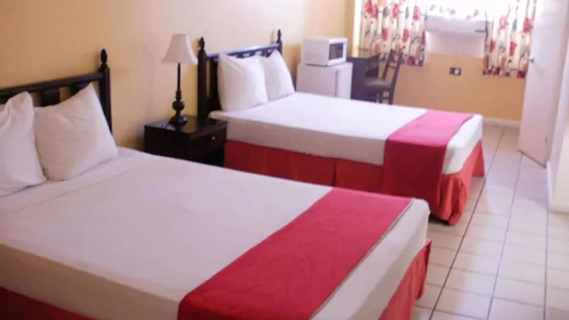 Pineapple Court Hotel Ocho Ríos